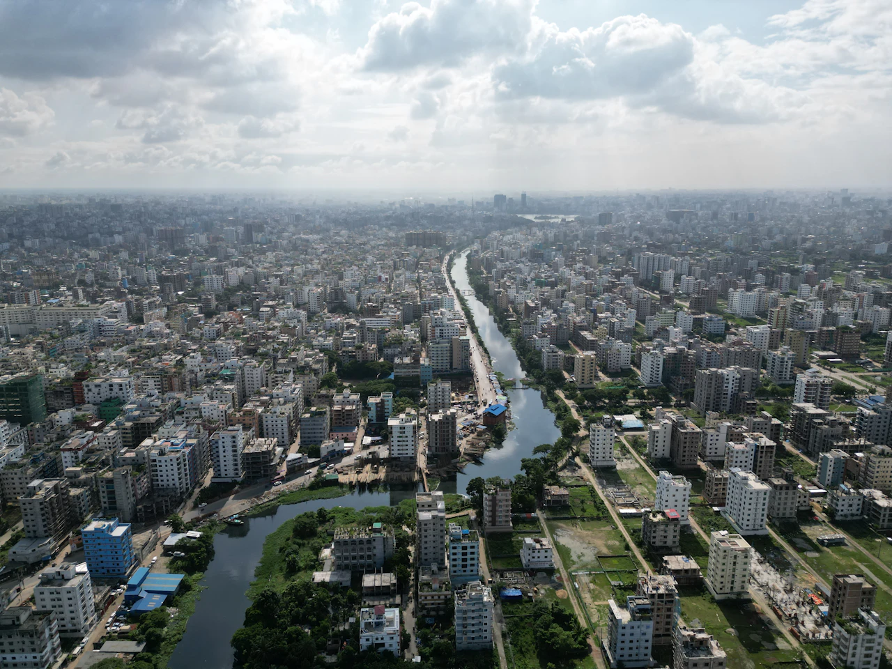 Les quartiers denses de Dacca vus d'en haut