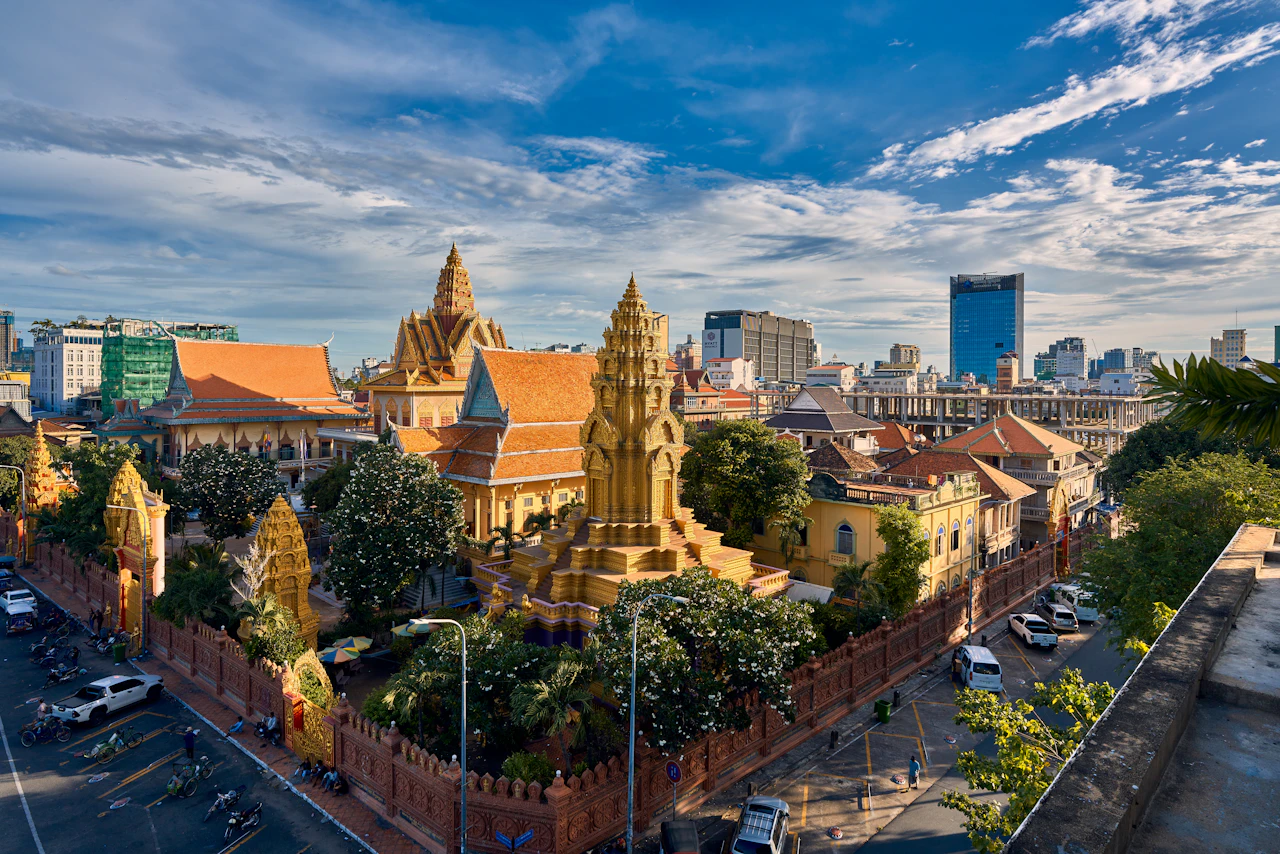 El Palacio Real y los tejados de Phnom Penh